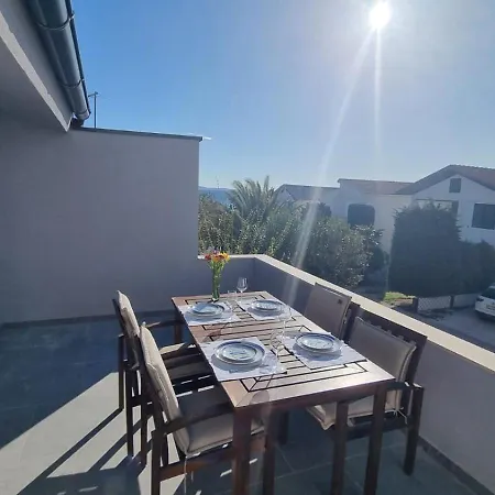 Salt And Sun Lejlighed *