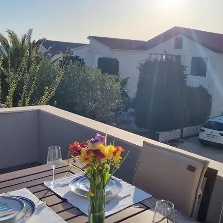 Apartman Innova Travelvir - Salt And Sun Vir