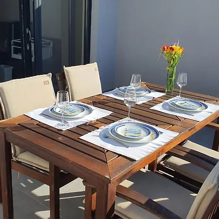 Innova Travelvir - Salt And Sun アパート *