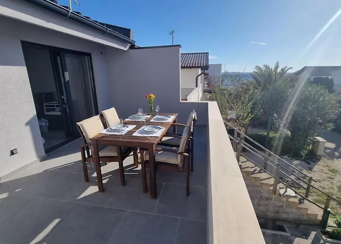 Salt And Sun Apartamento Vir