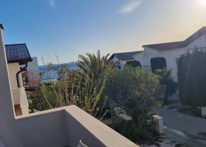 Innova Travelvir - Salt And Sun アパート