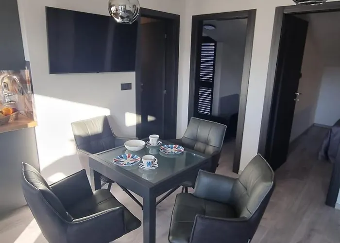 Innova Travelvir - Salt And Sun アパート ヴィル